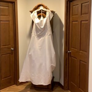 Plus size wedding dress